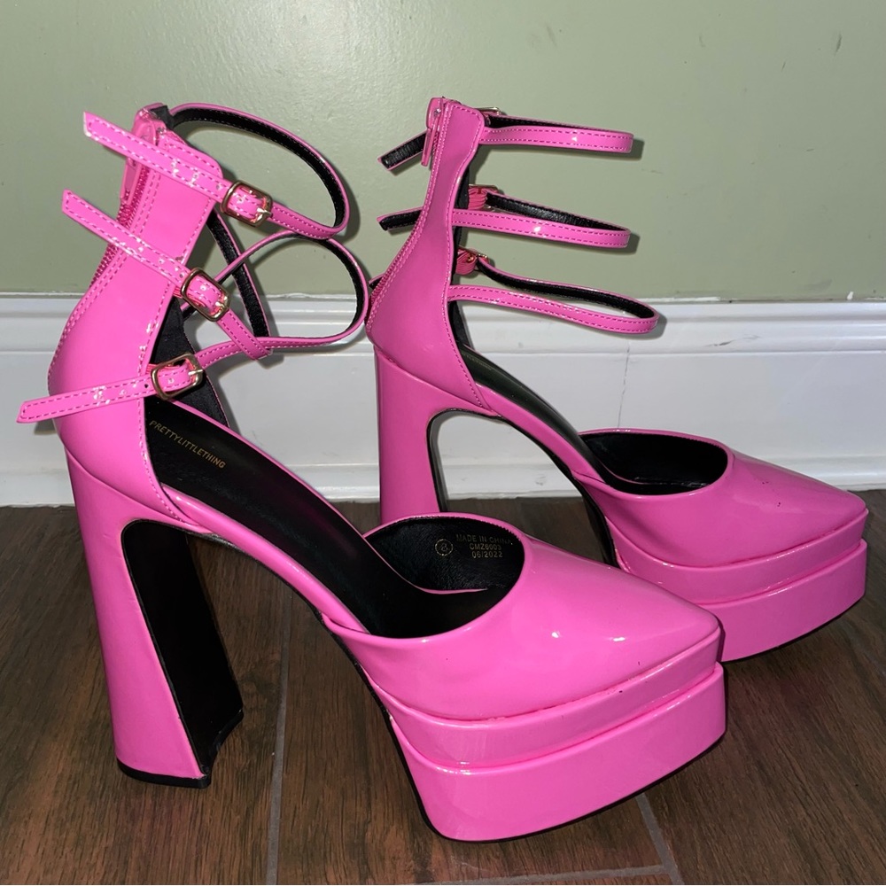 PRETTY LITTLE THING Pink Faux Faux Pointed Toe Double Sole Platform Chun… - Picture 9 of 9